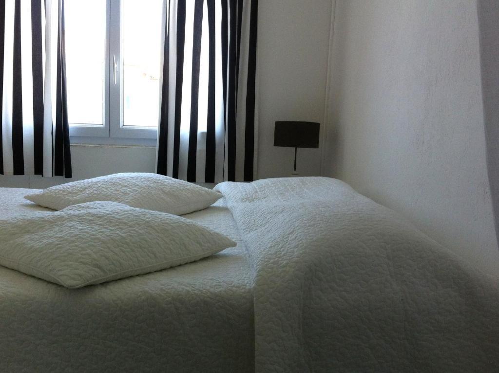 Les Vagues Hotel Saintes-Maries-de-la-Mer Quarto foto